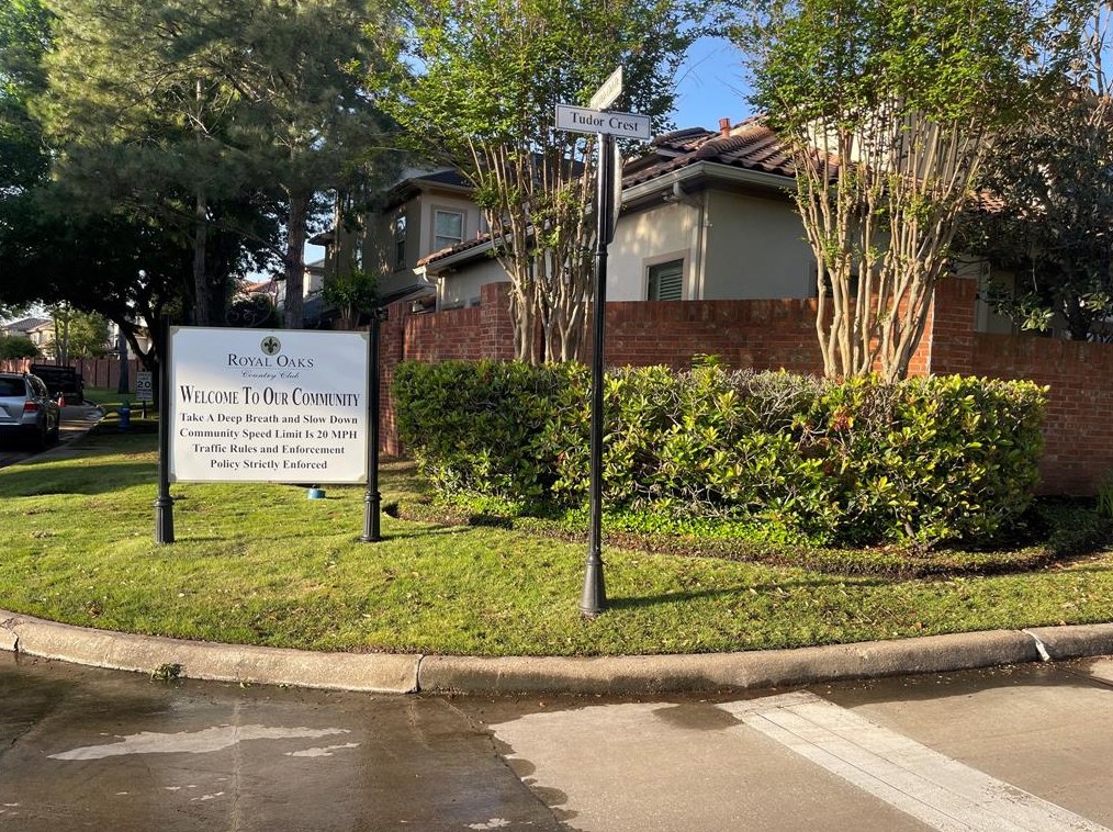 11515 St Germain Way, Houston TX  77082-2731 exterior