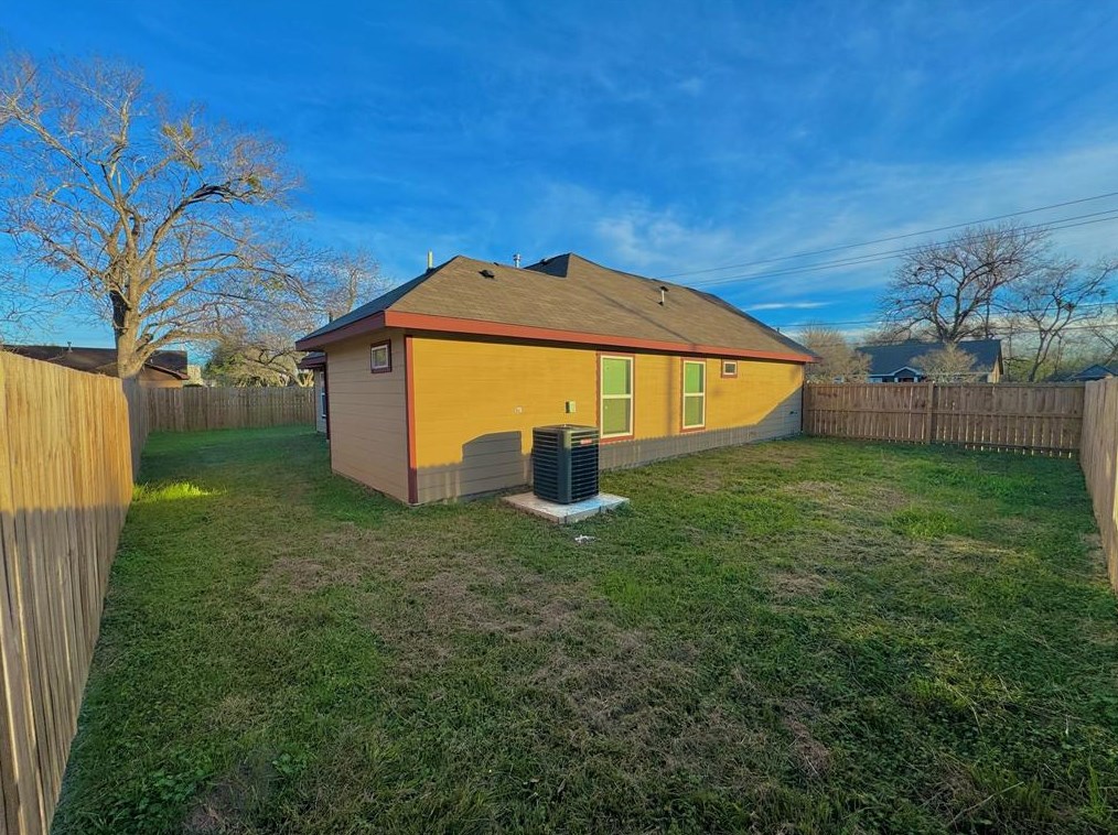 1603 Elizabeth Ave, Richmond TX  77471 exterior