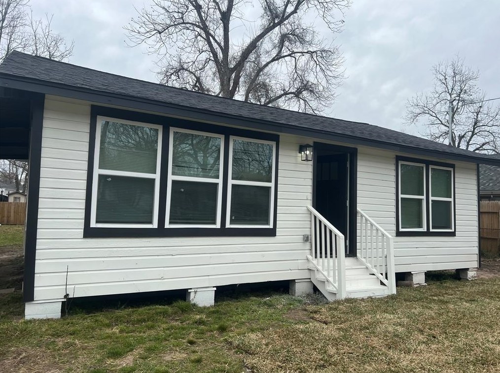 1018 Reverend B J Lewis Dr, Houston TX  77088-6118 exterior