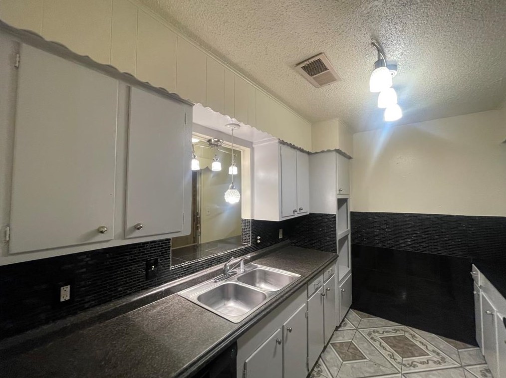 7202 Meadowlark Ln, Texas City TX  77591-3608 exterior