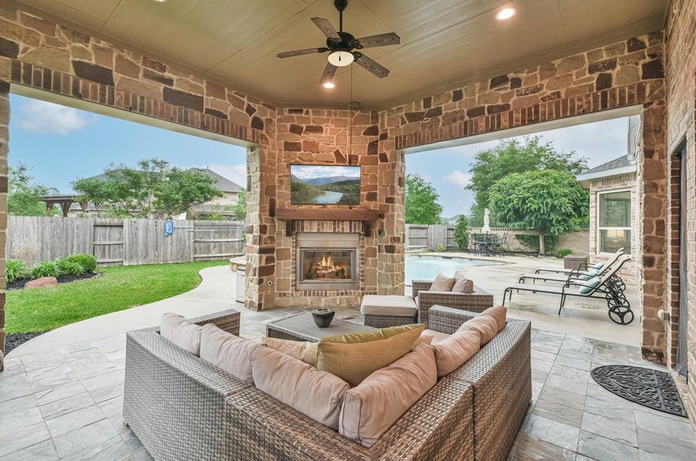 13902 Cole Pt Dr, Humble TX 77396-1108 exterior