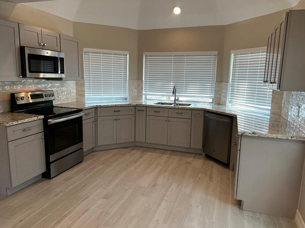 4623 Sunshine Dr, Sugar Land TX 77479-2059 exterior