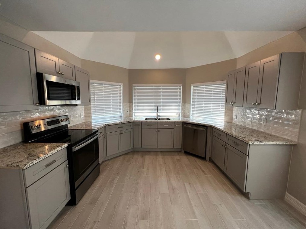 4623 Sunshine Dr, Sugar Land TX 77479-2059 exterior