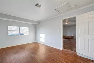 5322 Westover St, Houston, TX 77033 - Photo 5