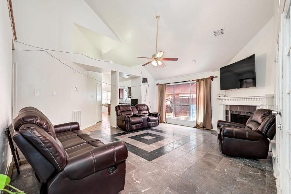 9302 Stonecreek Ln, Houston TX  77036-8613 exterior