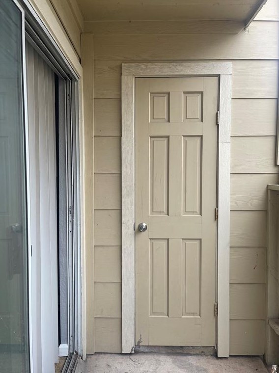 8100 Creekbend Dr, Houston TX  77071-1537 exterior