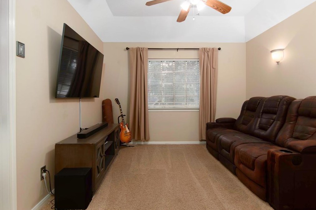 1603 Almond Brk Ln, Houston TX  77062-8015 exterior