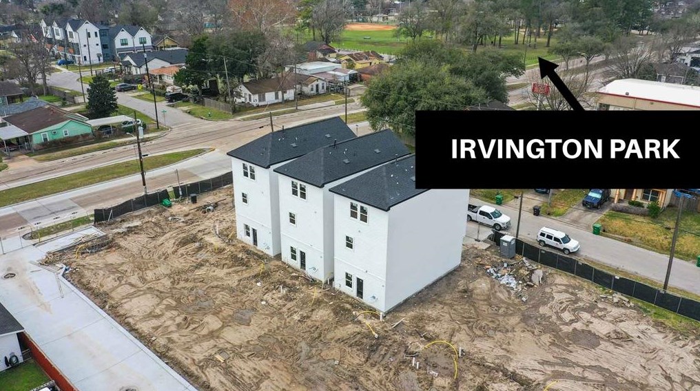 4810 Cochran, Houston TX  77009-2115 exterior