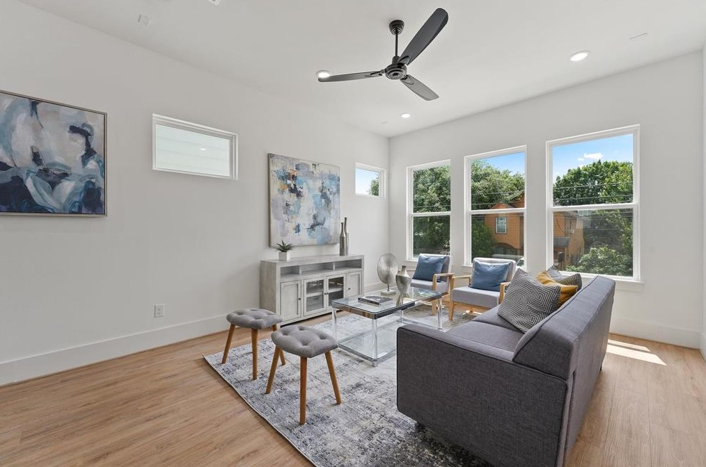 4810 Cochran, Houston TX  77009-2115 exterior