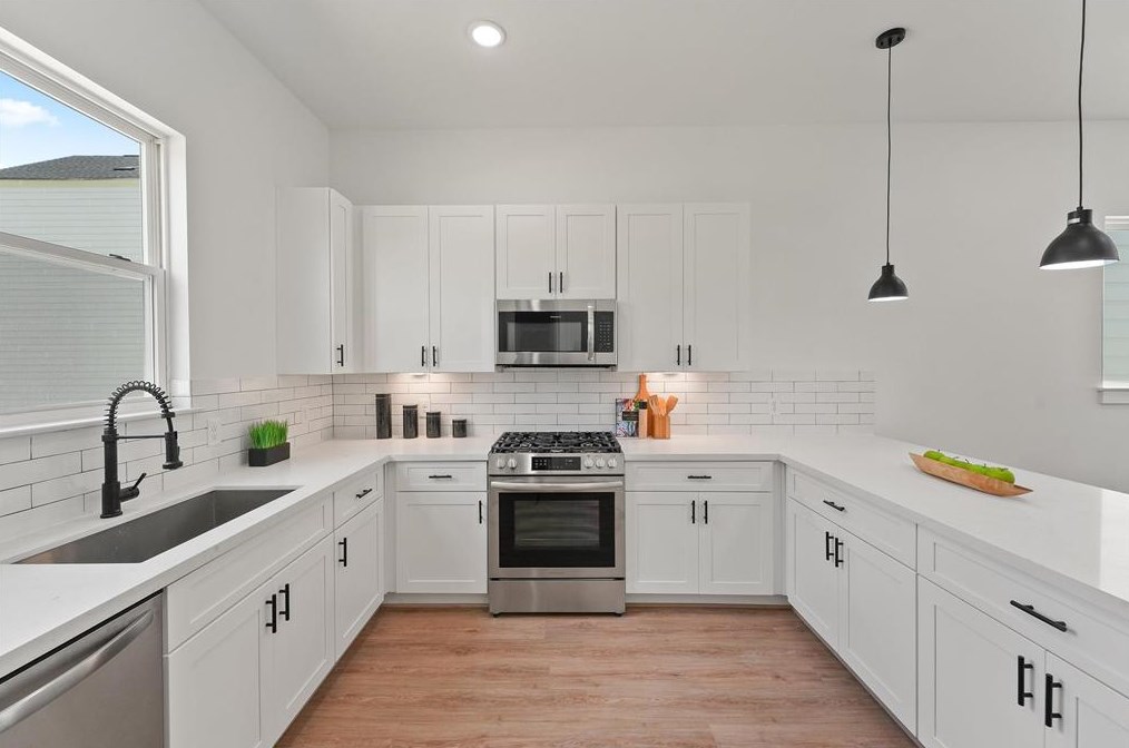 4810 Cochran, Houston TX  77009-2115 exterior