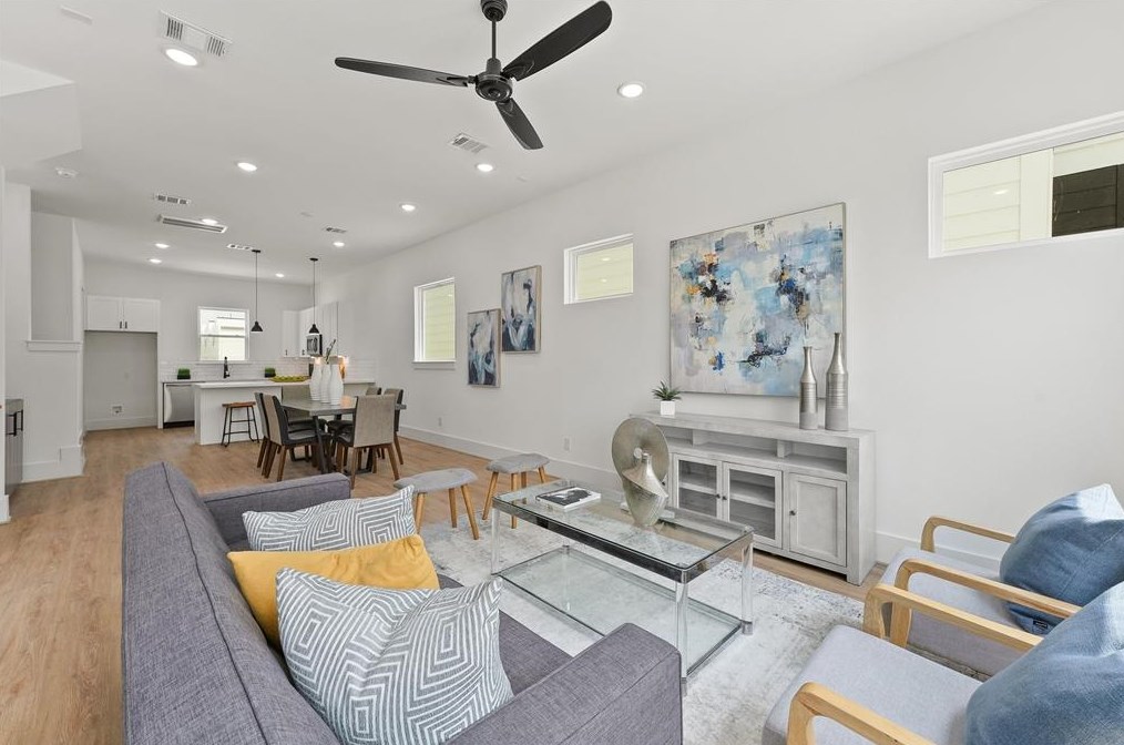 4810 Cochran, Houston TX  77009-2115 exterior