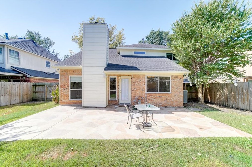 13518 Lynnville Dr, Houston TX  77065-3158 exterior
