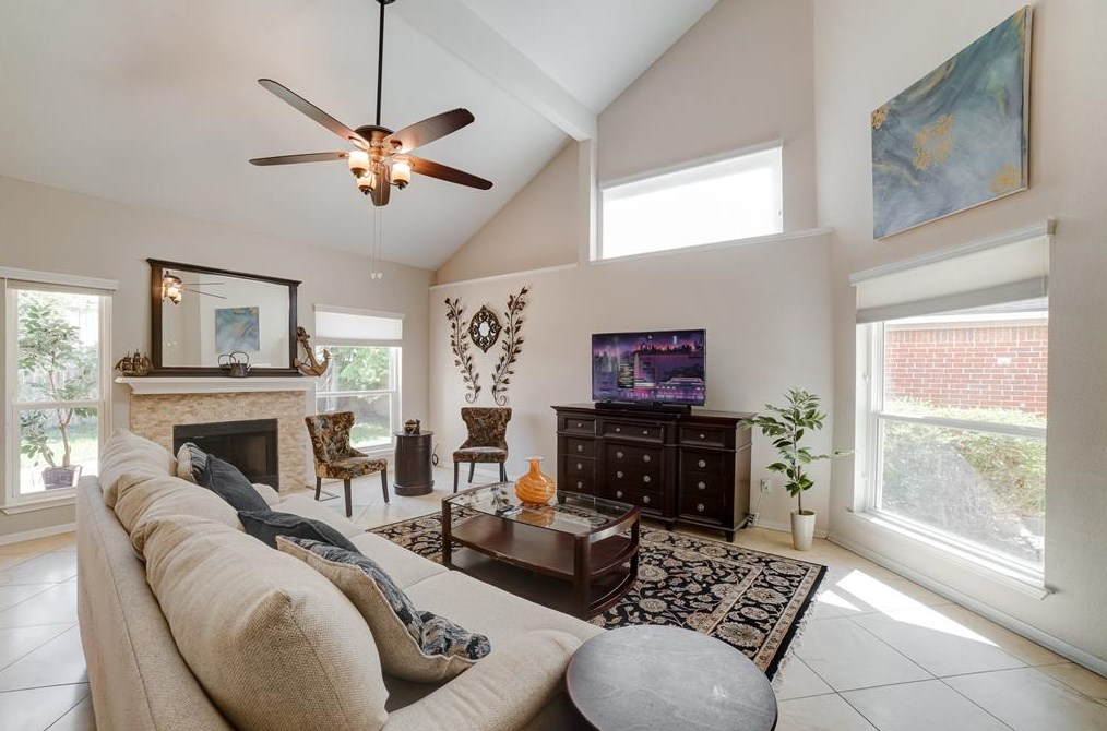 13518 Lynnville Dr, Houston TX  77065-3158 exterior