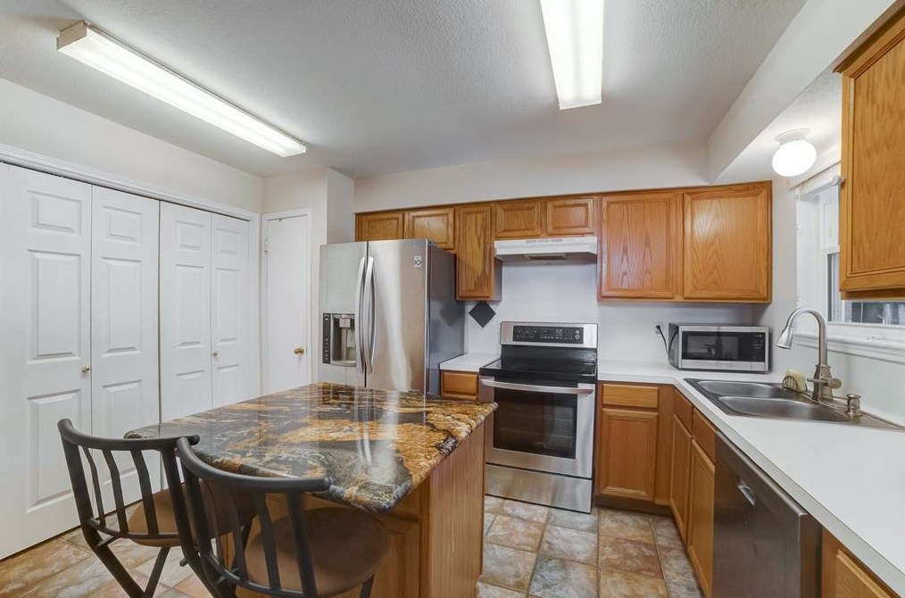 13518 Lynnville Dr, Houston TX  77065-3158 exterior