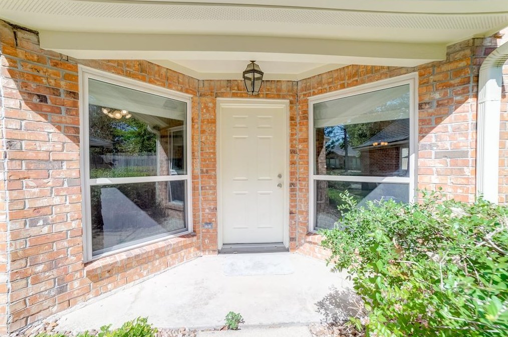 13518 Lynnville Dr, Houston TX  77065-3158 exterior