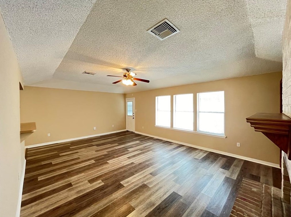 6902 Feather Creek Dr, Houston TX  77086-2010 exterior
