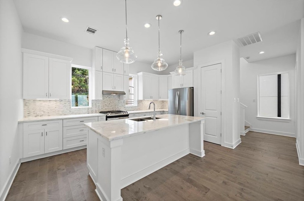 4120 Eigel St, Houston TX  77007-3518 exterior