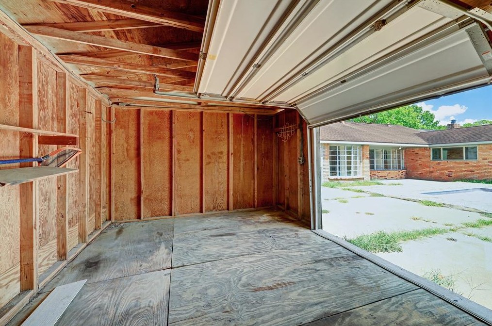 6007 Beaudry Dr, Houston TX  77035-2307 exterior