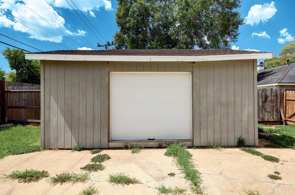 6007 Beaudry Dr, Houston TX  77035-2307 exterior