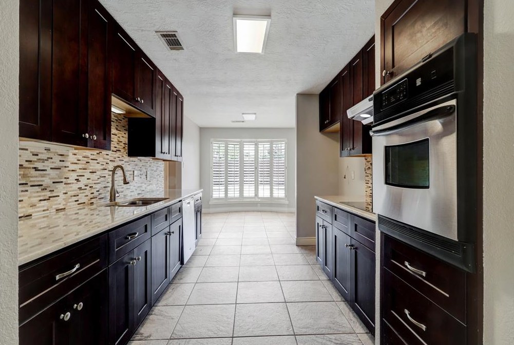 6007 Beaudry Dr, Houston TX  77035-2307 exterior