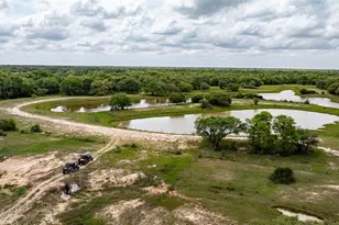 3814 Co Rd 19, Hallettsville, TX 77964 - Photo 11