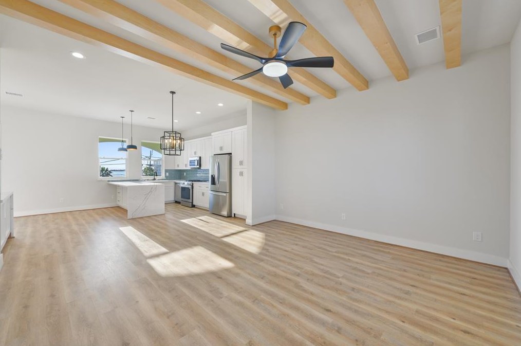 1102 64 St, Galveston TX 77551-1043 exterior