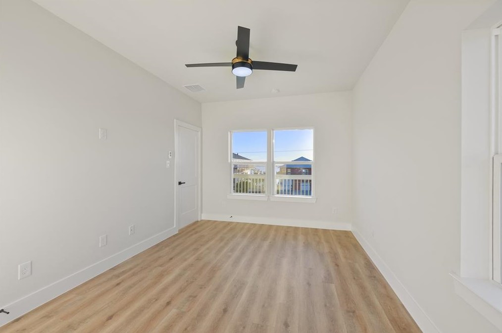 1102 64 St, Galveston TX 77551-1043 exterior