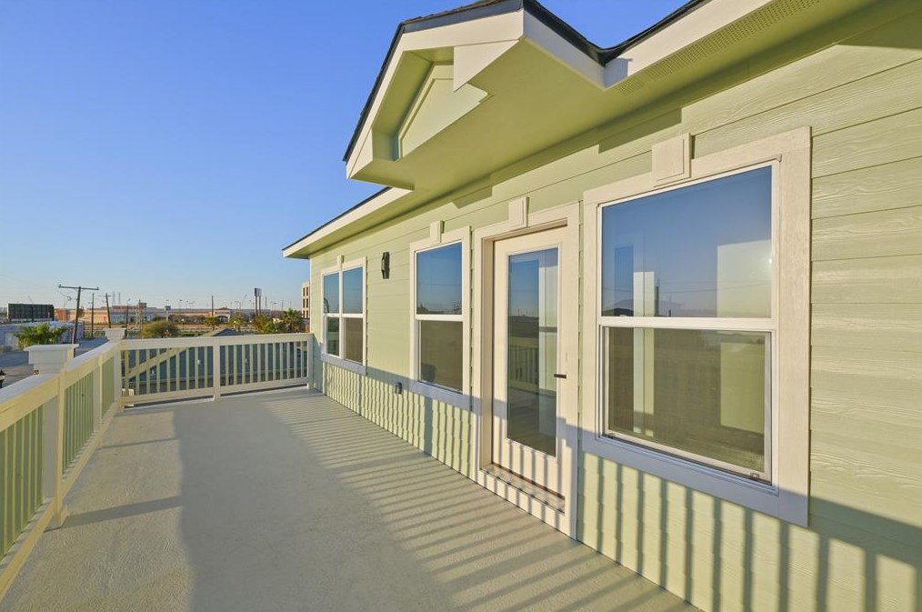 1102 64 St, Galveston TX 77551-1043 exterior