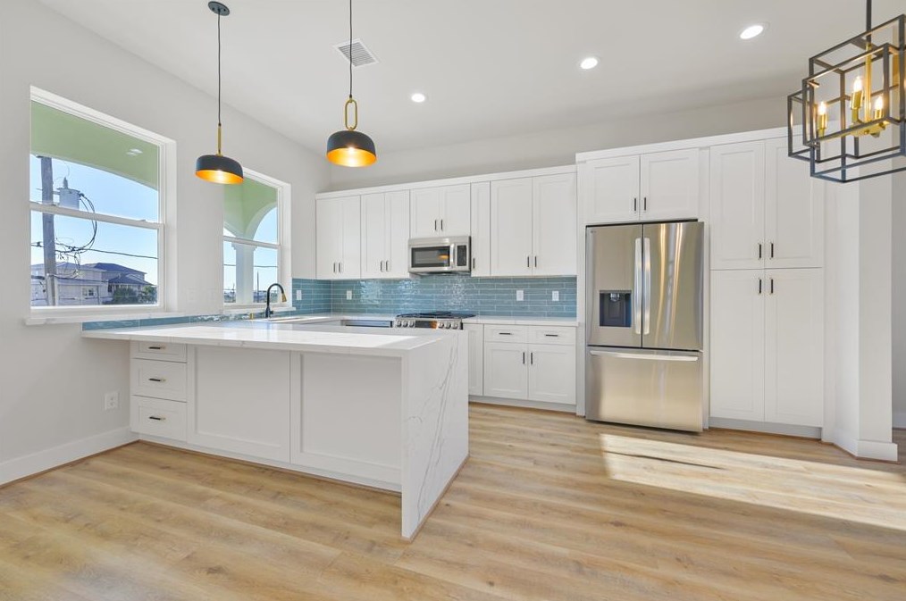 1102 64 St, Galveston TX 77551-1043 exterior