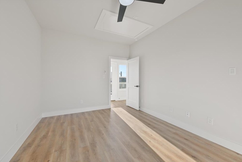 1102 64 St, Galveston TX 77551-1043 exterior