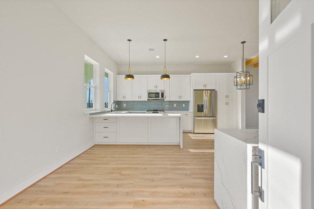 1102 64 St, Galveston TX 77551-1043 exterior