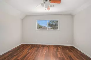 6046 W Airport Blvd, Houston, TX 77035 - Photo 9