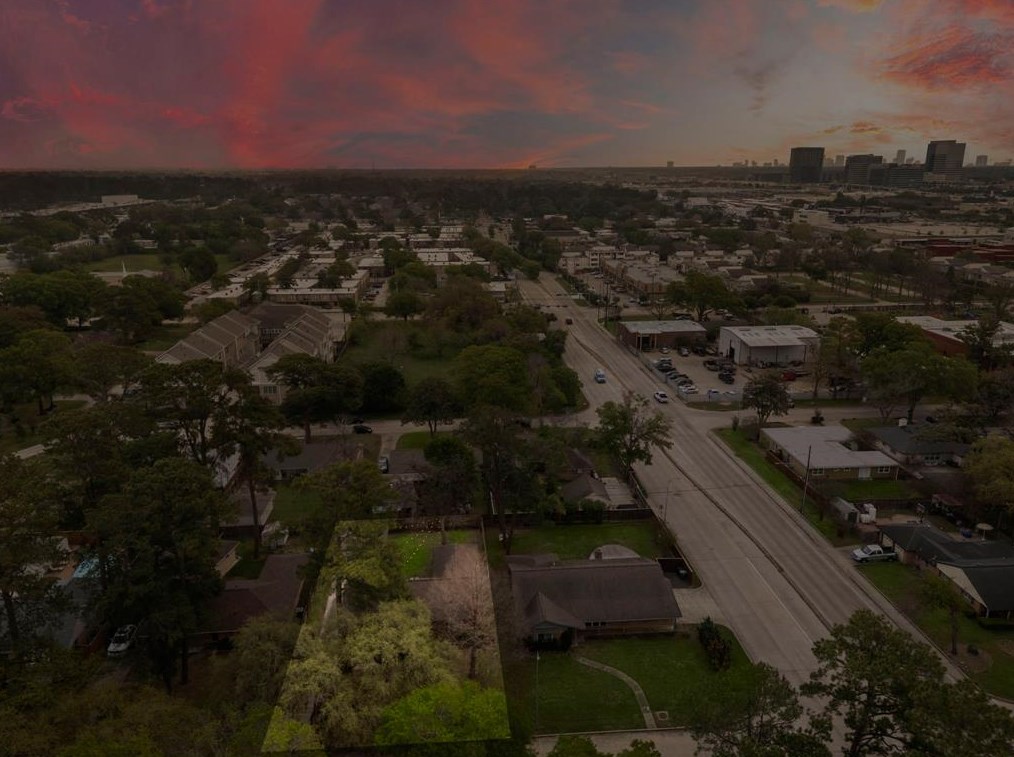 1206 Shadeland Dr, Houston TX  77043-4226 exterior