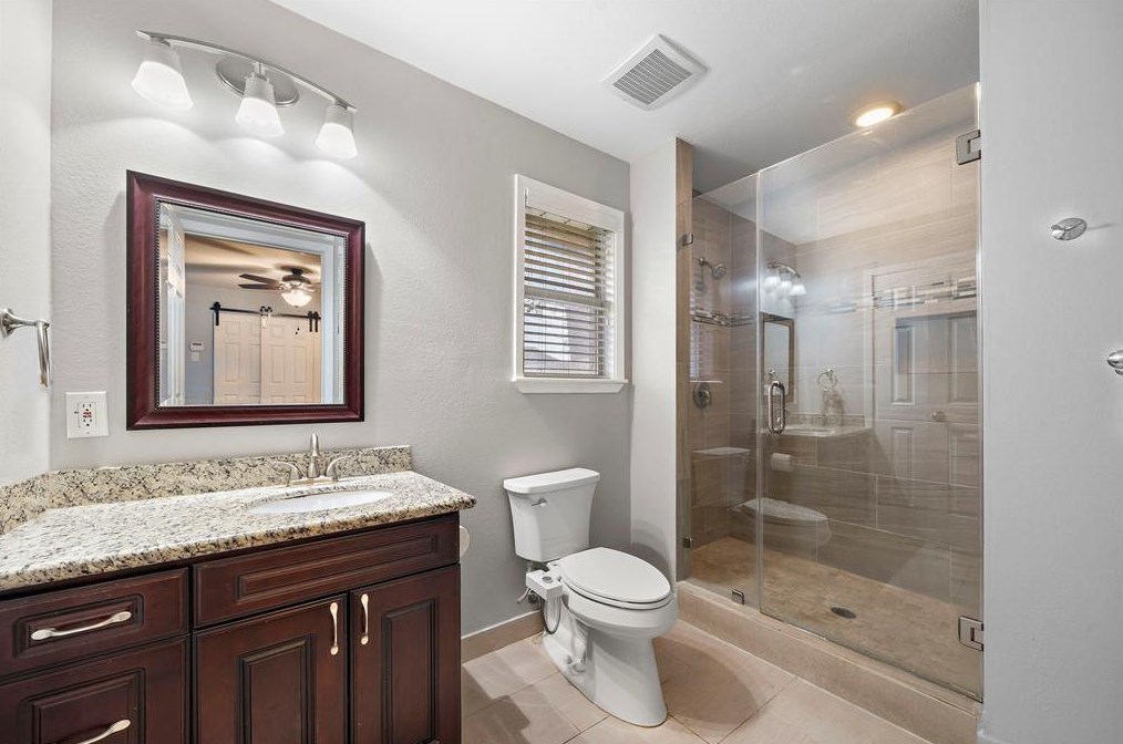 1206 Shadeland Dr, Houston TX  77043-4226 exterior