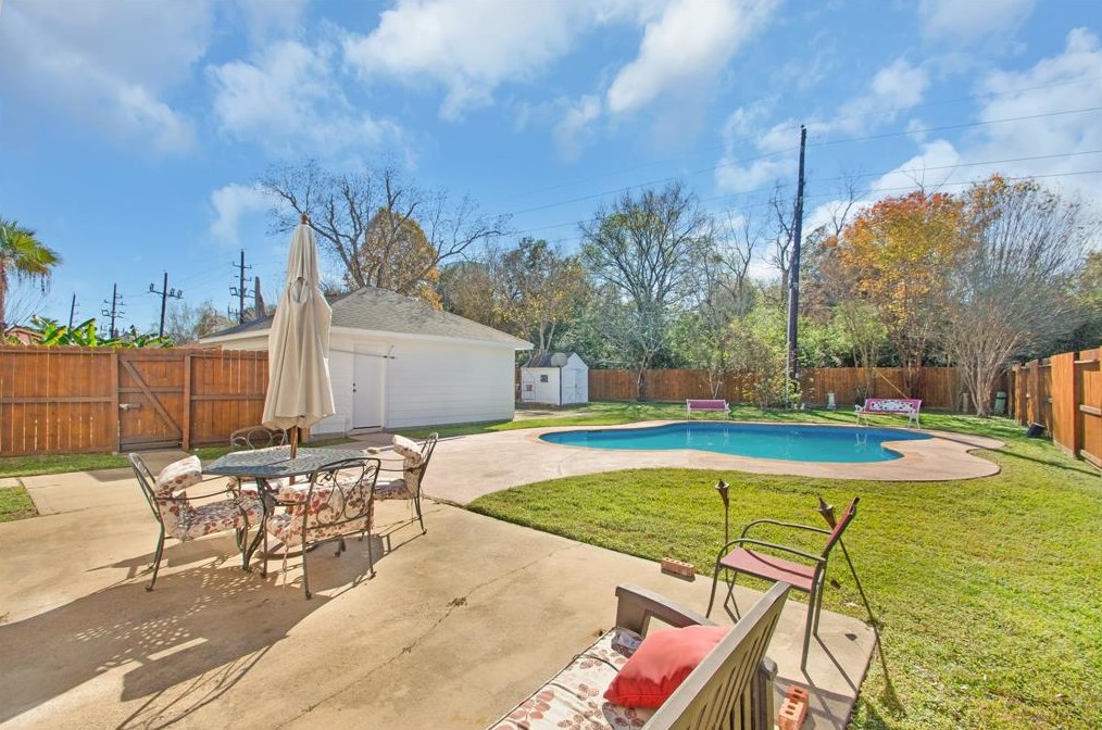 18435 Lakeview Cir, Houston TX  77084-5752 exterior