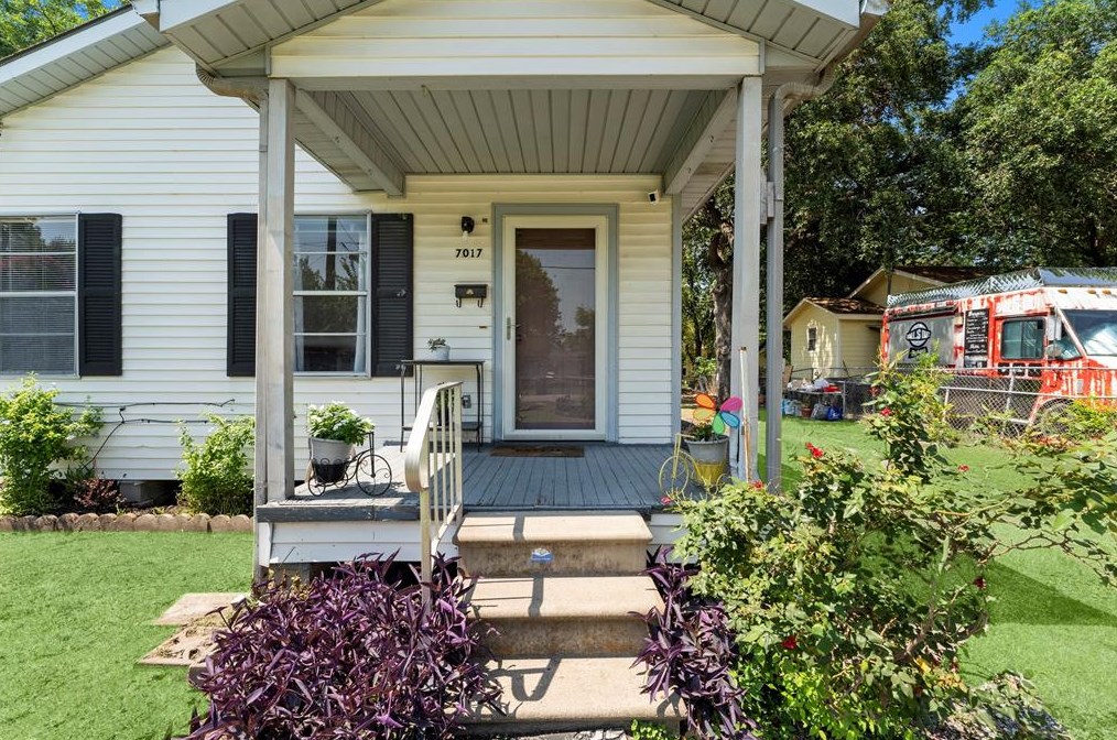 7017 Hershe St, Houston TX  77020-5115 exterior