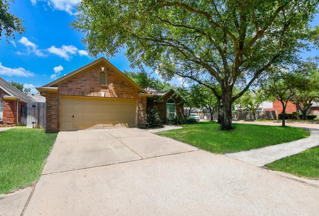 12902 Dove Point Ln, Houston TX  77041-4279 exterior