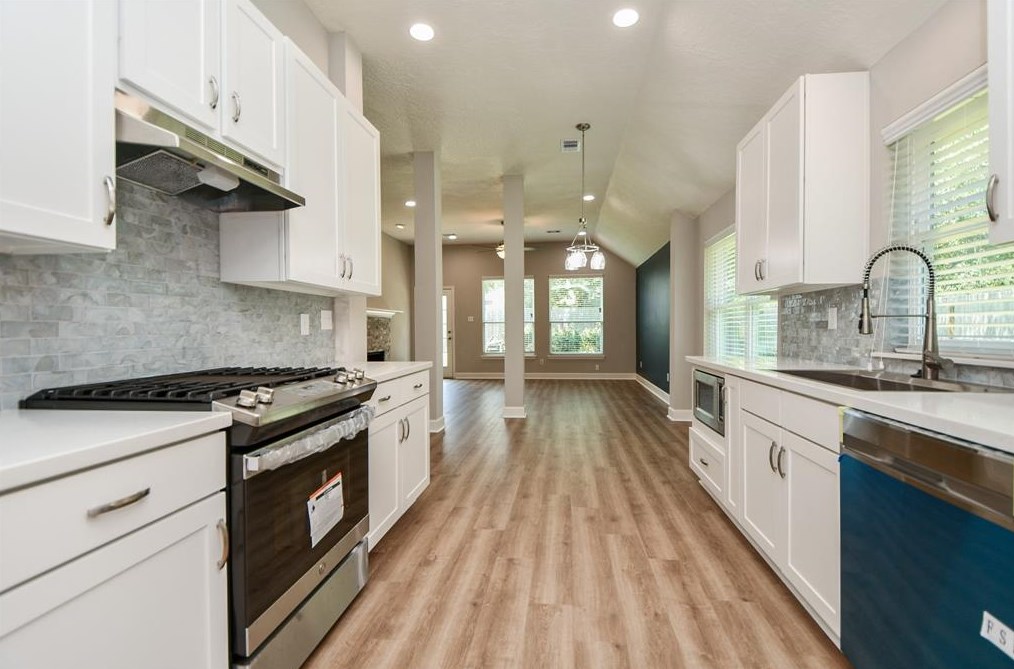 12902 Dove Pt Ln, Houston TX  77041-4257 exterior