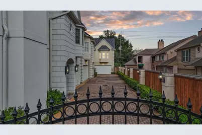 1211 Nantucket Drive #C, Houston, TX 77057 - Photo 5