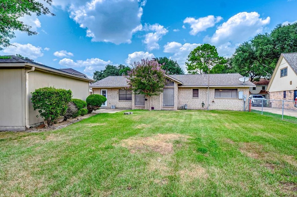 4222 Colombia Dr, Pasadena TX 77504-2515 exterior