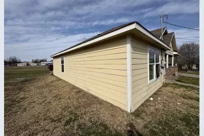 1009 W Houston Street, Clarksville, TX 75426 - Photo 3