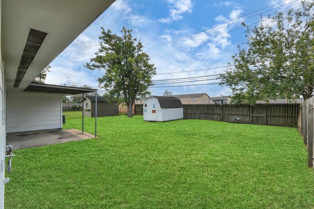 13918 Hollypark Dr, Houston TX  77015-3008 exterior