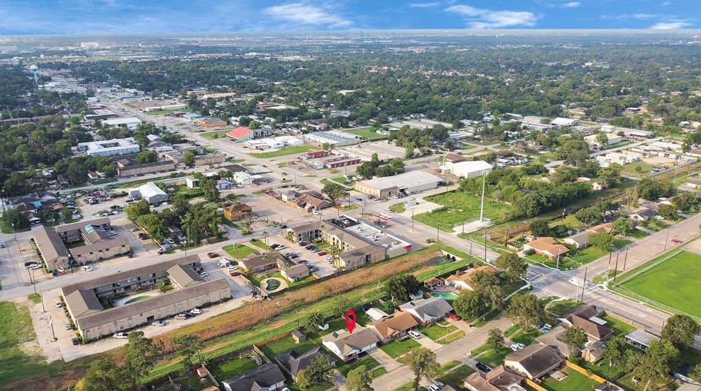 13918 Hollypark Dr, Houston TX  77015-3008 exterior