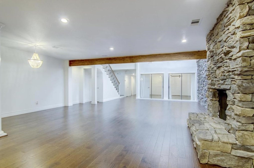 9348 Briar Forest Dr, Houston TX  77063-1036 exterior