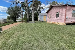 215 Maple St, Palestine, TX 75801 - Photo 3