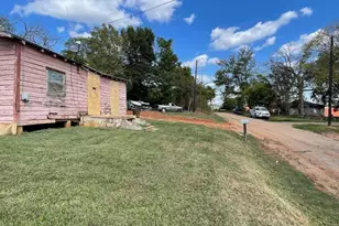 215 Maple St, Palestine, TX 75801 - Photo 5