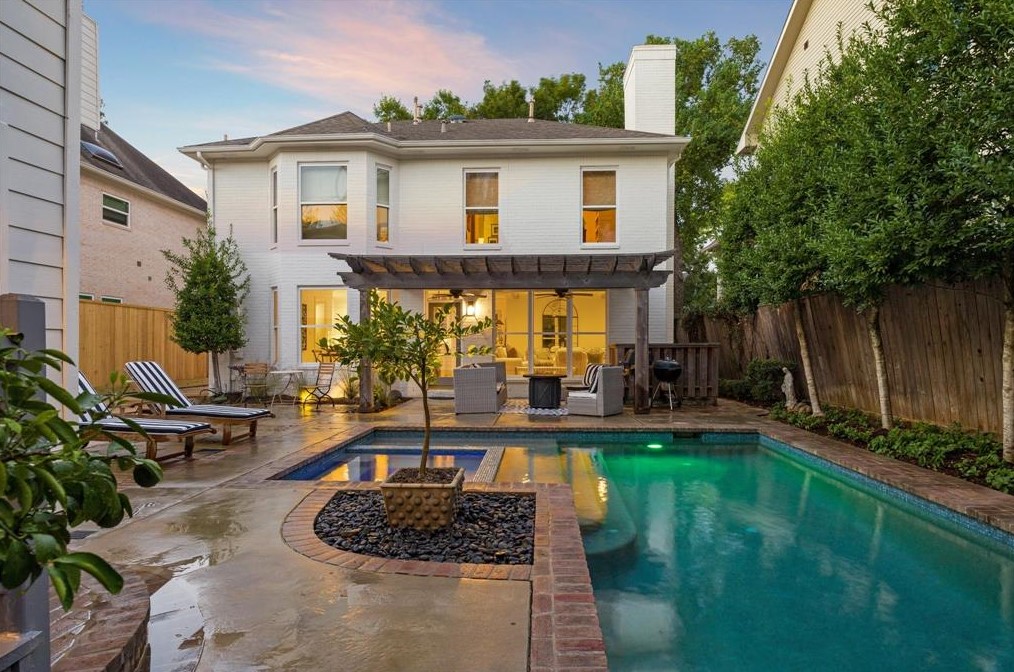 3611 Bellefontaine St, Houston TX  77025-1316 exterior