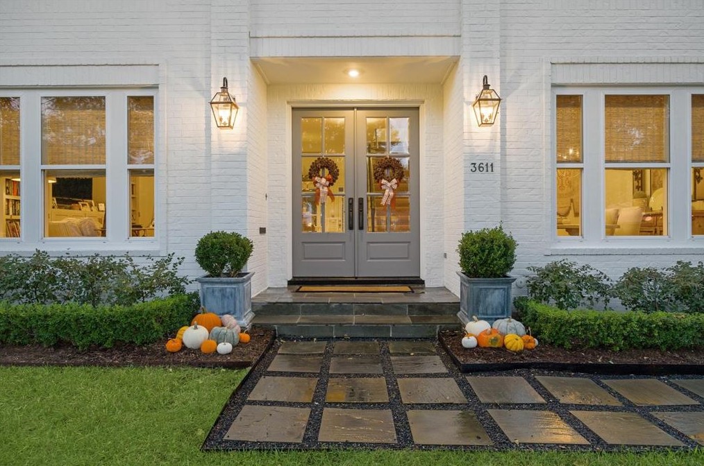 3611 Bellefontaine St, Houston TX  77025-1316 exterior