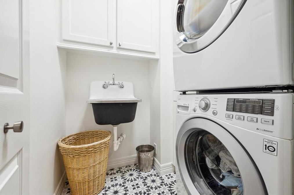 3611 Bellefontaine St, Houston TX  77025-1316 exterior