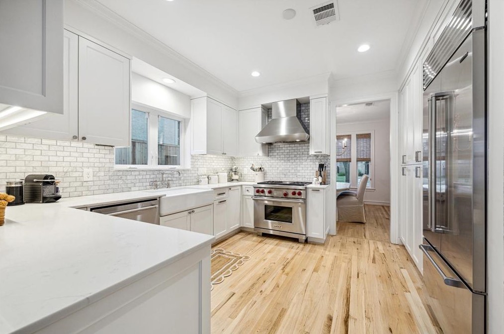 3611 Bellefontaine St, Houston TX  77025-1316 exterior